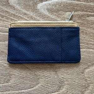 GAP credit card, money holder, like new, made materials 3 X 5.25"